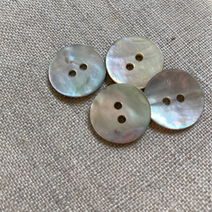 5/8" Natural Shell Buttons x 4